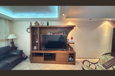 Casa à venda com 221m², 3 quartos e 2 vagas Casa à venda com 221m², 3 quartos e 2 vagasSala