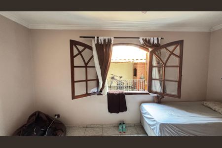 Casa à venda com 221m², 3 quartos e 2 vagas Casa à venda com 221m², 3 quartos e 2 vagasQuarto 2