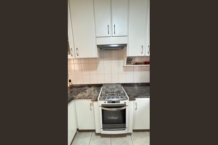 Casa à venda com 221m², 3 quartos e 2 vagas Casa à venda com 221m², 3 quartos e 2 vagasCozinha