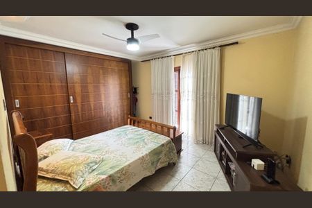 Casa à venda com 221m², 3 quartos e 2 vagas Casa à venda com 221m², 3 quartos e 2 vagasSuite