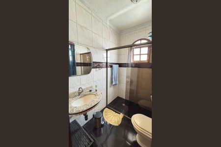 Casa à venda com 221m², 3 quartos e 2 vagas Casa à venda com 221m², 3 quartos e 2 vagasBanheiro