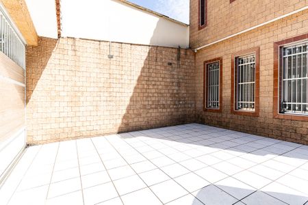 Casa à venda com 239m², 3 quartos e 6 vagas Casa à venda com 239m², 3 quartos e 6 vagasGaragem