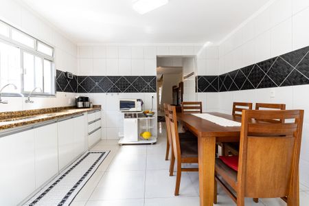 Casa à venda com 239m², 3 quartos e 6 vagas Casa à venda com 239m², 3 quartos e 6 vagasCozinha