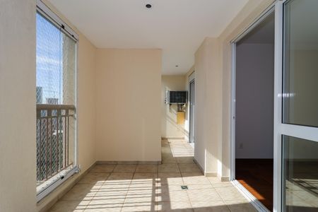 Apartamento à venda com 130m², 4 quartos e 2 vagas Apartamento à venda com 130m², 4 quartos e 2 vagasVaranda da Sala