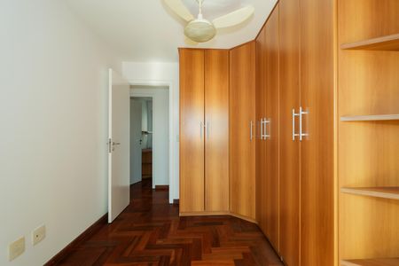 Apartamento à venda com 130m², 4 quartos e 2 vagas Apartamento à venda com 130m², 4 quartos e 2 vagasQuarto 4