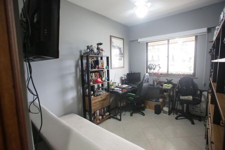 Apartamento à venda com 118m², 4 quartos e 2 vagasQuarto 3
