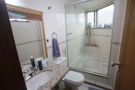 Apartamento à venda com 118m², 4 quartos e 2 vagasBanheiro da Suíte