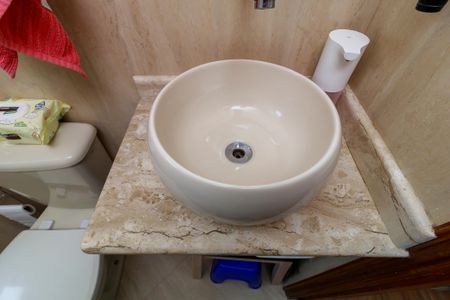 Apartamento à venda com 58m², 2 quartos e 1 vaga Apartamento à venda com 58m², 2 quartos e 1 vagaBanheiro