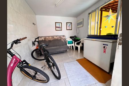 Casa à venda com 360m², 3 quartos e 1 vaga Casa à venda com 360m², 3 quartos e 1 vagaÁrea comum