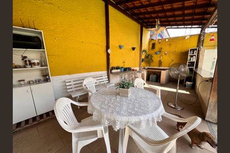 Casa à venda com 360m², 3 quartos e 1 vaga Casa à venda com 360m², 3 quartos e 1 vagaPiscina / Area Gourmet