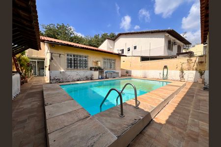 Casa à venda com 360m², 3 quartos e 1 vaga Casa à venda com 360m², 3 quartos e 1 vagaPiscina / Area Gourmet