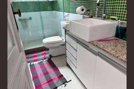 Casa à venda com 360m², 3 quartos e 1 vaga Casa à venda com 360m², 3 quartos e 1 vagaBanheiro
