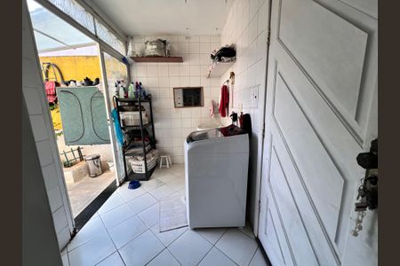 Casa à venda com 360m², 3 quartos e 1 vaga Casa à venda com 360m², 3 quartos e 1 vagaArea de Serviço