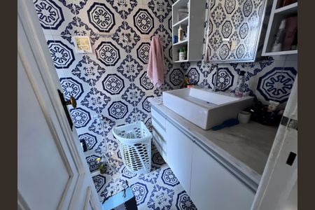 Casa à venda com 360m², 3 quartos e 1 vaga Casa à venda com 360m², 3 quartos e 1 vagaBanheiro Suite