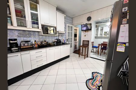 Casa à venda com 360m², 3 quartos e 1 vaga Casa à venda com 360m², 3 quartos e 1 vagaCozinha