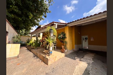 Casa à venda com 360m², 3 quartos e 1 vaga Casa à venda com 360m², 3 quartos e 1 vagaQuintal