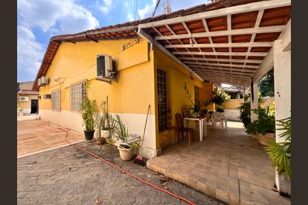 Casa à venda com 360m², 3 quartos e 1 vaga Casa à venda com 360m², 3 quartos e 1 vagaQuintal