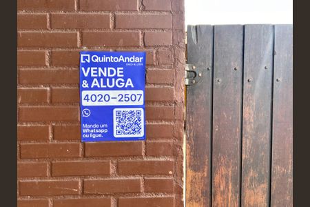 Casa à venda com 360m², 3 quartos e 1 vaga Casa à venda com 360m², 3 quartos e 1 vagaFachada