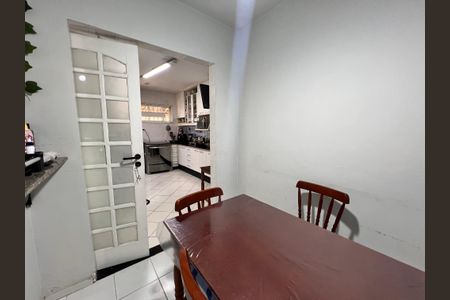 Casa à venda com 360m², 3 quartos e 1 vaga Casa à venda com 360m², 3 quartos e 1 vagaCozinha