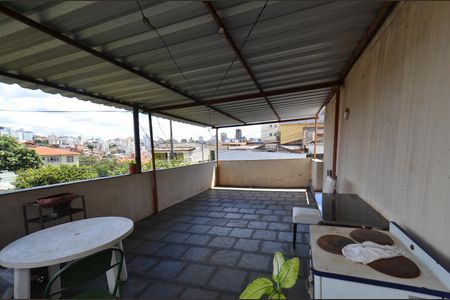 Casa à venda com 300m², 2 quartos e 8 vagasArea externa