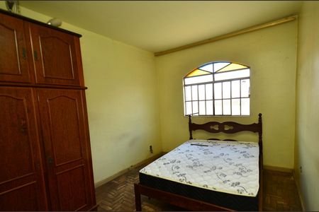 Casa à venda com 300m², 2 quartos e 8 vagasQuarto2