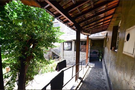 Casa à venda com 300m², 2 quartos e 8 vagasVaranda