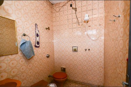 Casa à venda com 300m², 2 quartos e 8 vagasBanheiro