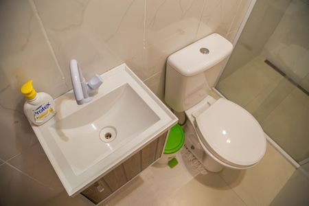 Casa à venda com 157m², 3 quartos e 2 vagas Casa à venda com 157m², 3 quartos e 2 vagasBanheiro de Serviço