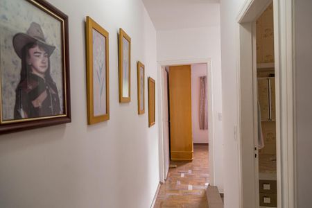 Casa à venda com 157m², 3 quartos e 2 vagas Casa à venda com 157m², 3 quartos e 2 vagasCorredor