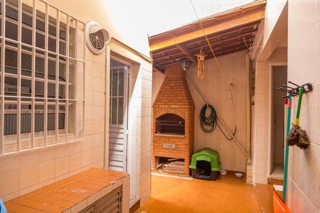 Casa à venda com 157m², 3 quartos e 2 vagas Casa à venda com 157m², 3 quartos e 2 vagasQuintal