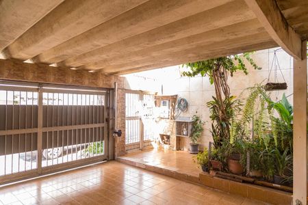 Casa à venda com 157m², 3 quartos e 2 vagas Casa à venda com 157m², 3 quartos e 2 vagasGaragem