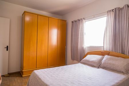 Casa à venda com 157m², 3 quartos e 2 vagas Casa à venda com 157m², 3 quartos e 2 vagasQuarto 1