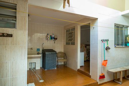 Casa à venda com 157m², 3 quartos e 2 vagas Casa à venda com 157m², 3 quartos e 2 vagasQuintal