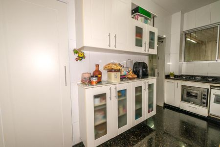 Apartamento para alugar com 270m², 4 quartos e 1 vaga Apartamento para alugar com 270m², 4 quartos e 1 vagaCozinha