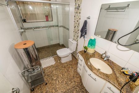 Apartamento para alugar com 270m², 4 quartos e 1 vaga Apartamento para alugar com 270m², 4 quartos e 1 vagaBanheiro Social