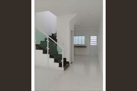 Casa à venda com 95m², 3 quartos e 2 vagas Casa à venda com 95m², 3 quartos e 2 vagasFoto 02
