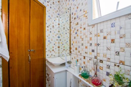 Apartamento à venda com 76m², 2 quartos e 1 vaga Apartamento à venda com 76m², 2 quartos e 1 vagaBanheiro