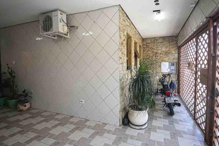 Casa à venda com 340m², 4 quartos e 2 vagasGaragem