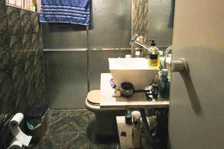 Casa à venda com 340m², 4 quartos e 2 vagasBanheiro da Suíte