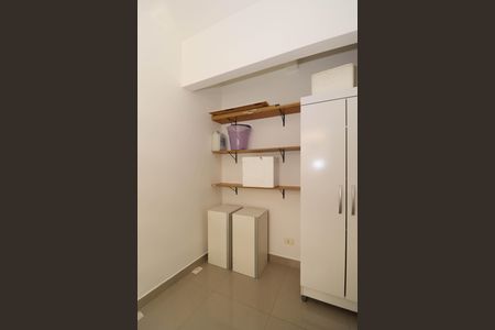 Apartamento à venda com 120m², 2 quartos e 1 vaga Apartamento à venda com 120m², 2 quartos e 1 vagaQuarto de Serviço