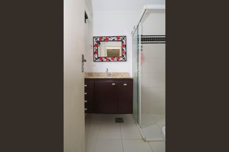 Apartamento à venda com 120m², 2 quartos e 1 vaga Apartamento à venda com 120m², 2 quartos e 1 vagaBanheiro