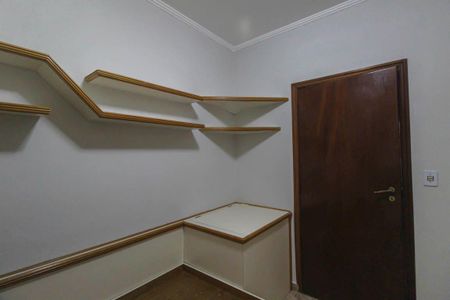 Casa à venda com 290m², 6 quartos e 2 vagas Casa à venda com 290m², 6 quartos e 2 vagasQuarto 2