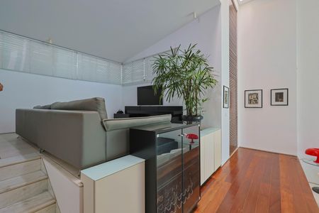 Casa à venda com 250m², 3 quartos e 2 vagas Casa à venda com 250m², 3 quartos e 2 vagasSala