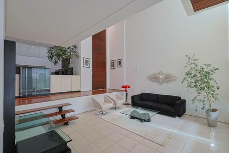 Casa à venda com 250m², 3 quartos e 2 vagas Casa à venda com 250m², 3 quartos e 2 vagasSala