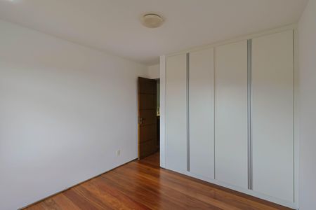 Casa à venda com 250m², 3 quartos e 2 vagas Casa à venda com 250m², 3 quartos e 2 vagasQuarto 1