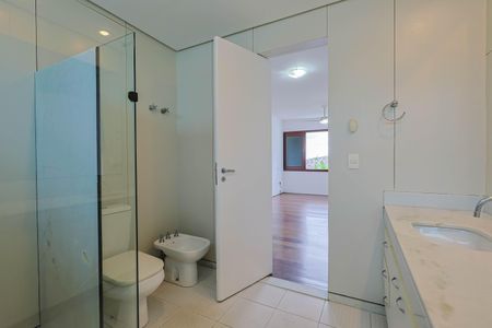 Casa à venda com 250m², 3 quartos e 2 vagas Casa à venda com 250m², 3 quartos e 2 vagasBanheiro da Suíte