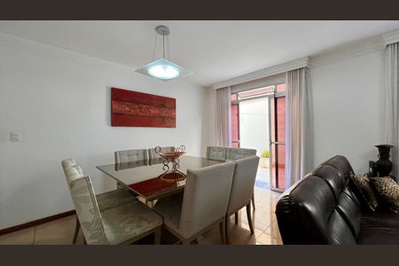 Apartamento para alugar com 133m², 3 quartos e 2 vagas Apartamento para alugar com 133m², 3 quartos e 2 vagasSala