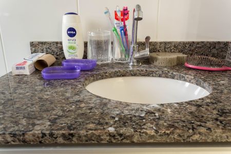 Apartamento à venda com 54m², 2 quartos e 1 vaga Apartamento à venda com 54m², 2 quartos e 1 vagaBanheiro