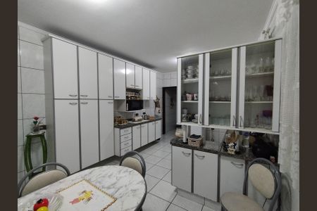 Casa à venda com 139m², 3 quartos e 3 vagas Casa à venda com 139m², 3 quartos e 3 vagasCozinha