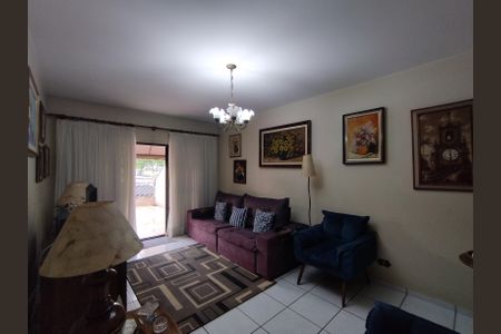 Casa à venda com 139m², 3 quartos e 3 vagas Casa à venda com 139m², 3 quartos e 3 vagasSala